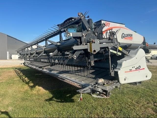 Image of Gleaner 9250 Primary image