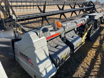 Main image Gleaner 9250