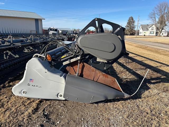 Image of Gleaner 9250 equipment image 4