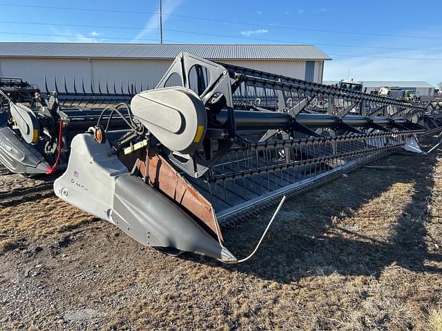 Image of Gleaner 9250 equipment image 3