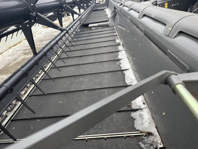 Image of Gleaner 9250 equipment image 4