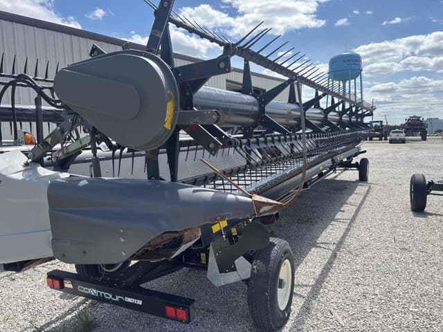 Image of Gleaner 9250 equipment image 2