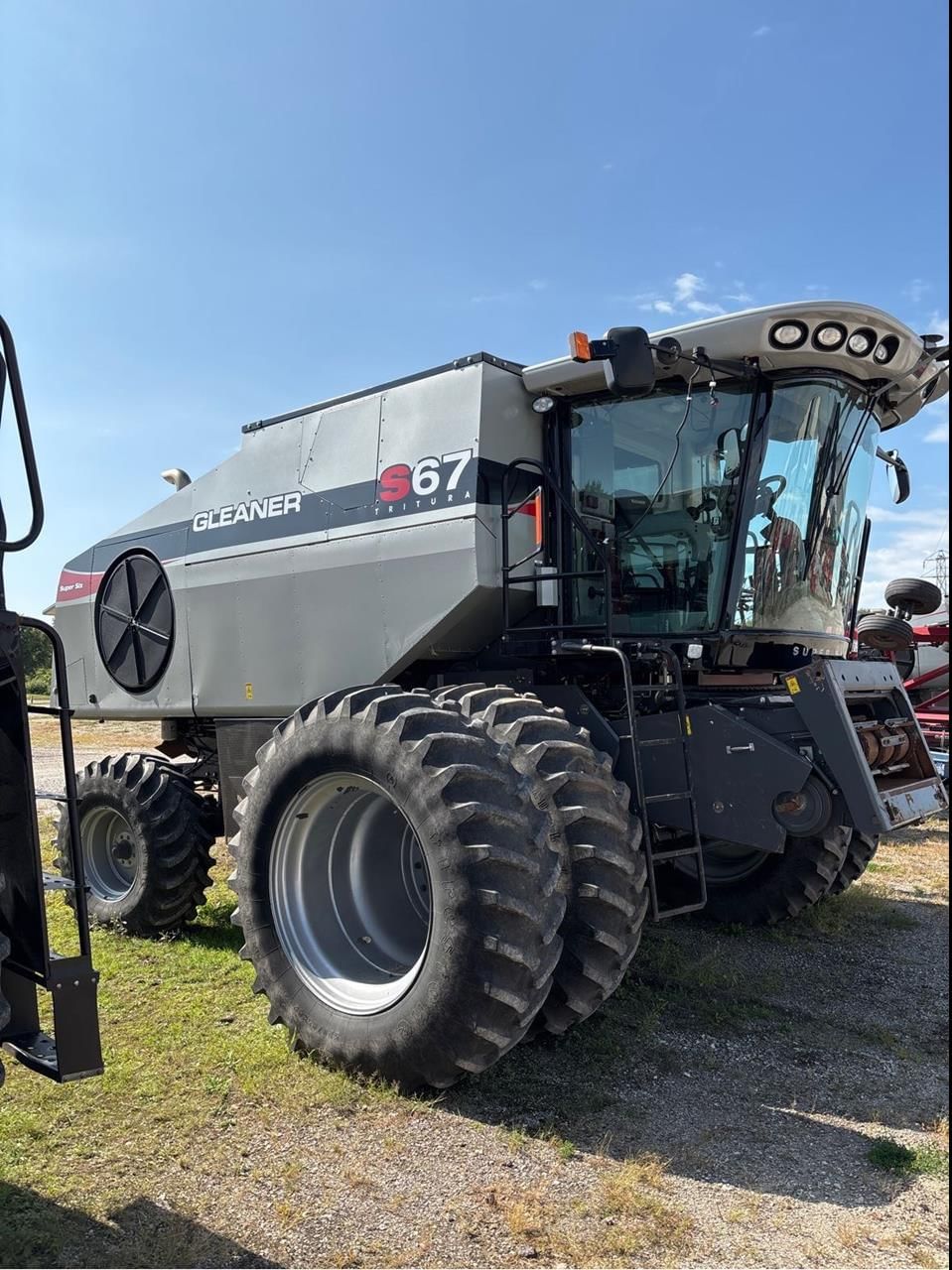 2012 Gleaner S67 Equipment Image0