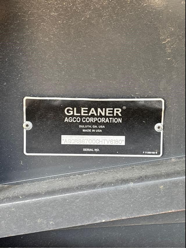 Image of Gleaner S67 equipment image 2
