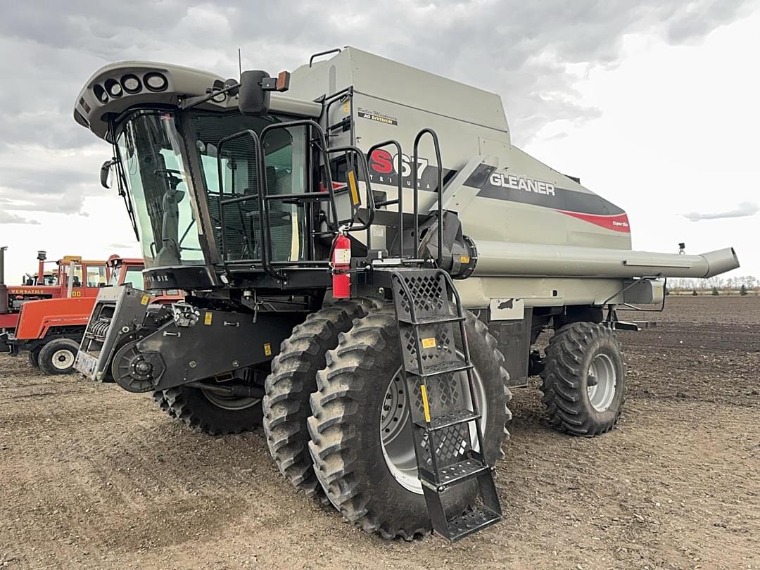 Image of Gleaner S67 Primary image