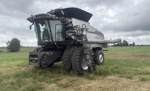 2012 Gleaner S77 Image