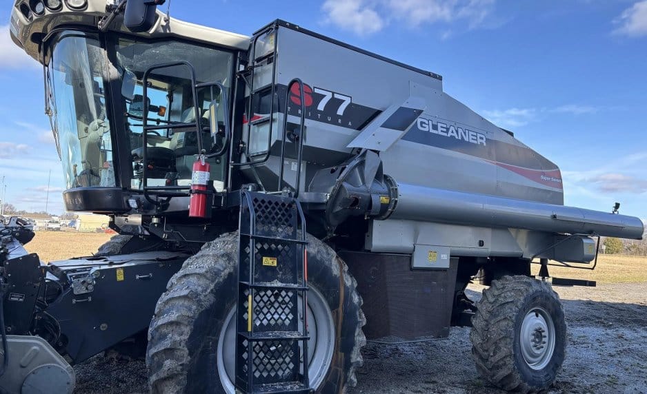 2012 Gleaner S77 Equipment Image0