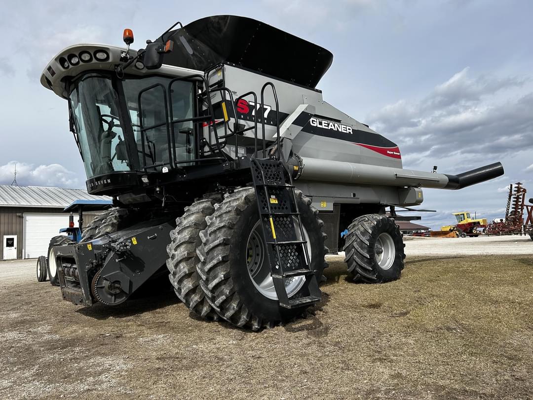 Image of Gleaner S77 Primary image