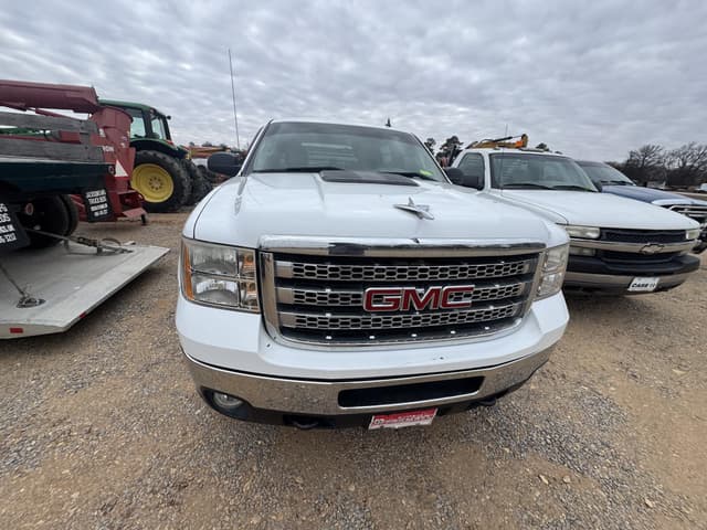 Image of GMC 2500 equipment image 3