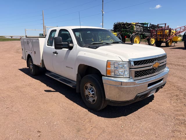Image of GMC 2500HD equipment image 2