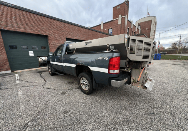 Image of GMC 2500HD equipment image 1