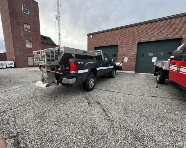 Image of GMC 2500HD equipment image 4