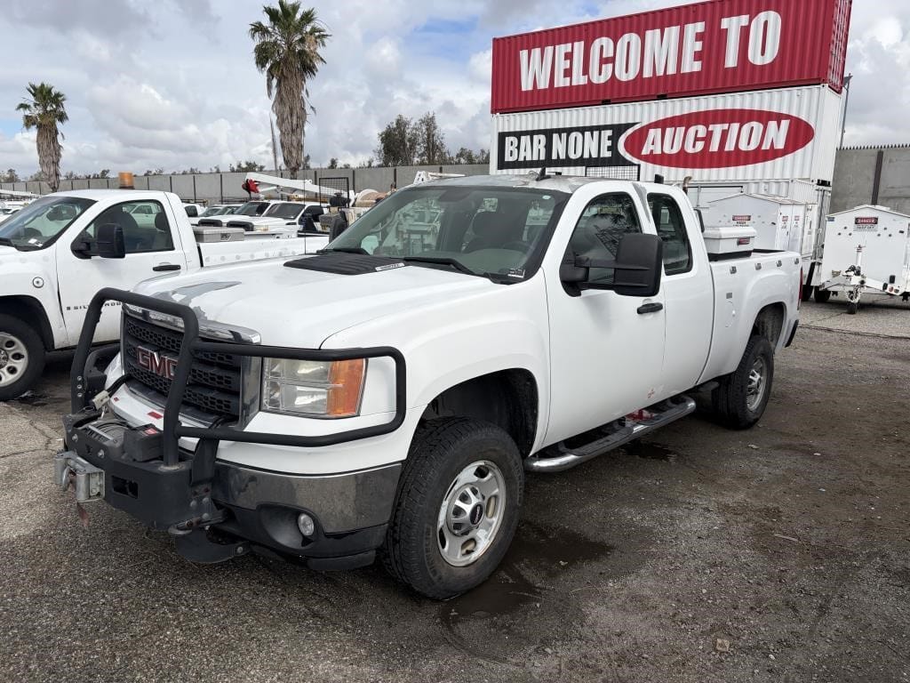 2012 GMC 2500HD Equipment Image0