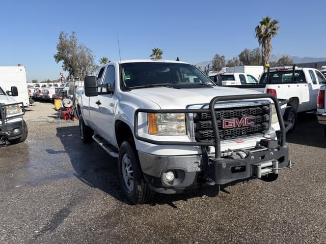 Image of GMC 2500HD equipment image 1