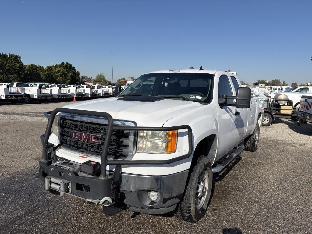 2012 GMC 2500HD Equipment Image0
