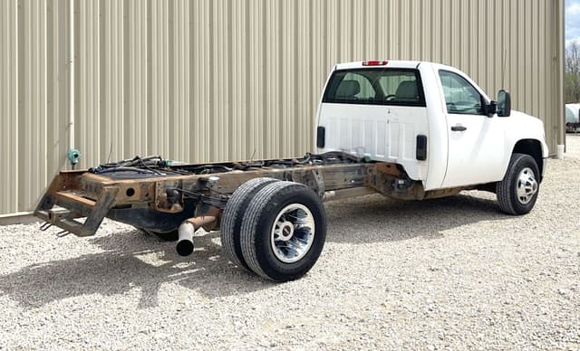 Image of GMC 3500 equipment image 4