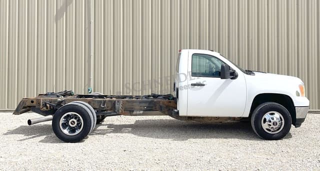 Image of GMC 3500 equipment image 2