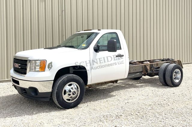 Image of GMC 3500 equipment image 1
