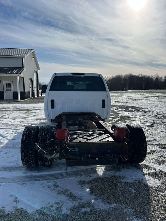 Image of GMC 3500HD equipment image 3