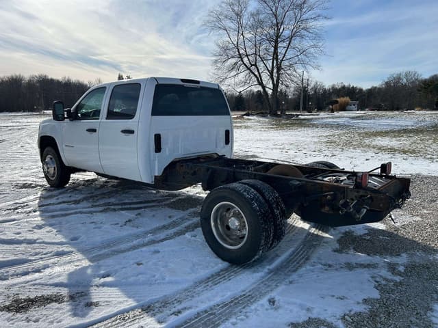 Image of GMC 3500HD equipment image 2