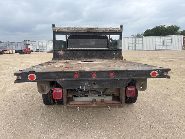 Image of GMC 3500HD equipment image 3