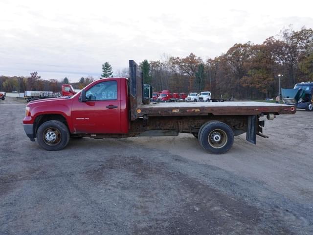 Image of GMC 3500HD equipment image 2