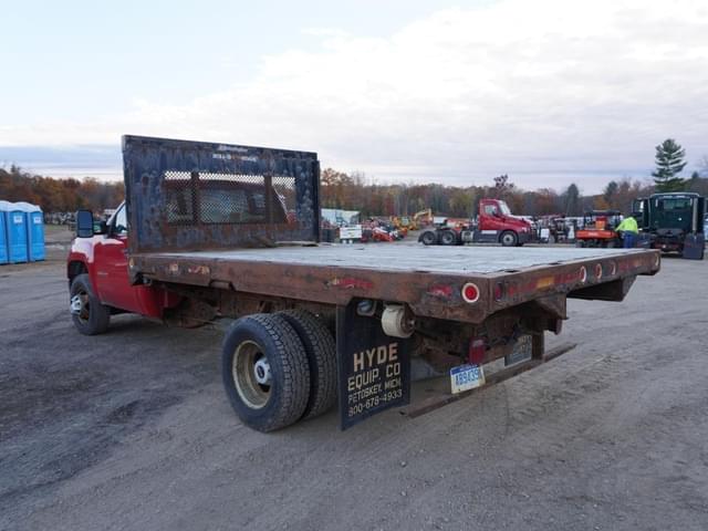 Image of GMC 3500HD equipment image 3