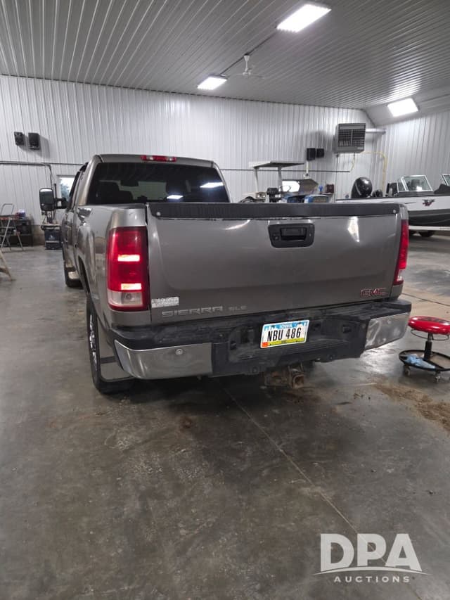 Image of GMC 3500HD equipment image 1