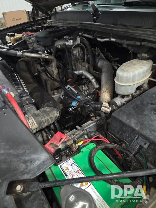 Image of GMC 3500HD equipment image 4