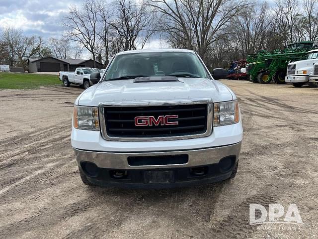 Image of GMC 3500HD equipment image 2