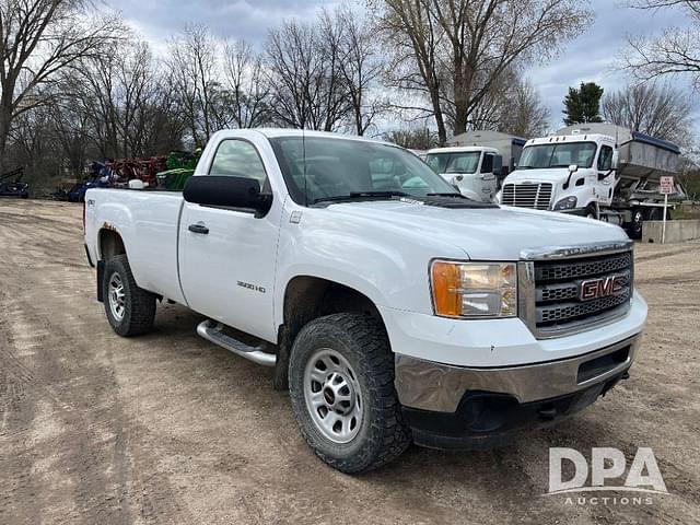 Image of GMC 3500HD equipment image 4