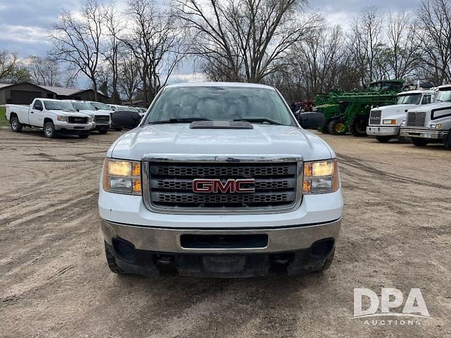 Image of GMC 3500HD equipment image 2