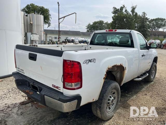 Image of GMC 3500HD equipment image 3
