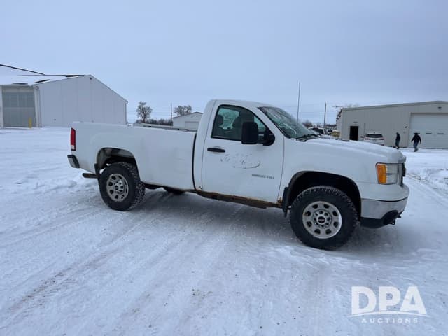 Image of GMC 3500HD equipment image 4