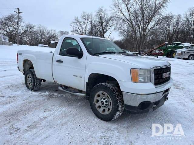 Image of GMC 3500HD equipment image 4