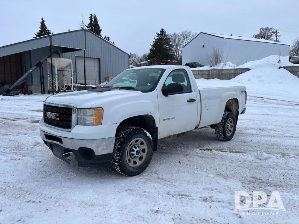 2012 GMC 3500HD Equipment Image0