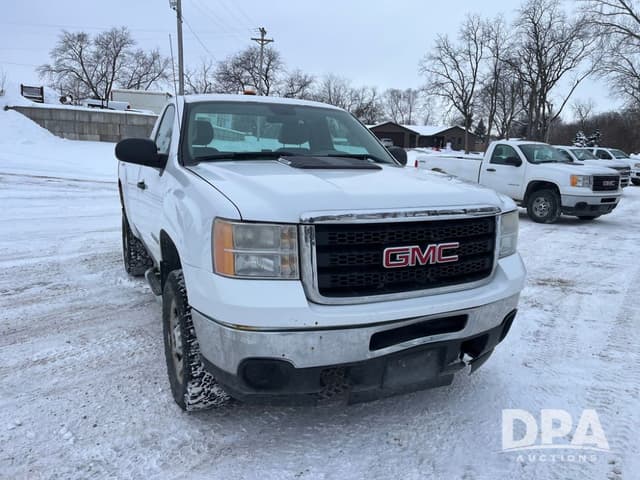 Image of GMC 3500HD equipment image 3