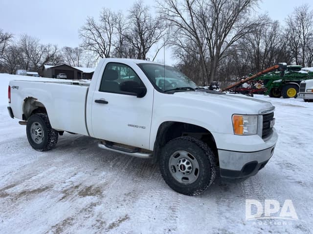 Image of GMC 3500HD equipment image 4