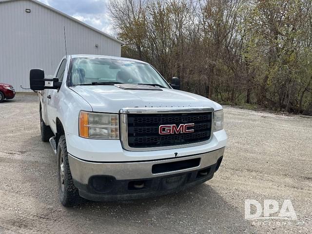 Image of GMC 3500HD equipment image 3