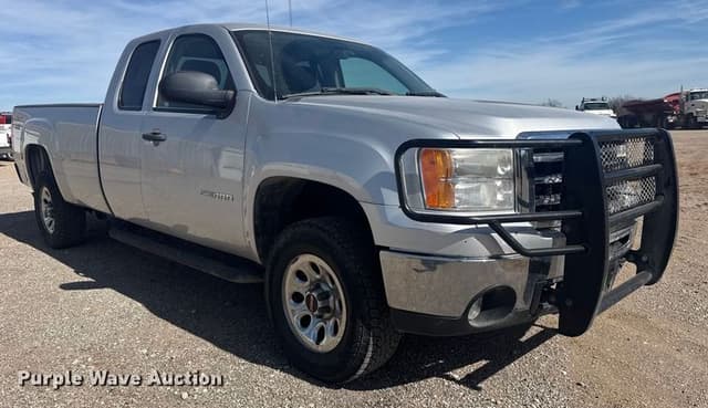 Image of GMC Sierra 1500 equipment image 2