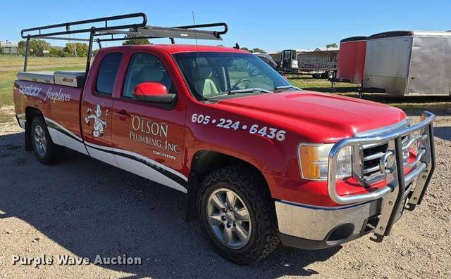 Image of GMC Sierra 1500 equipment image 2