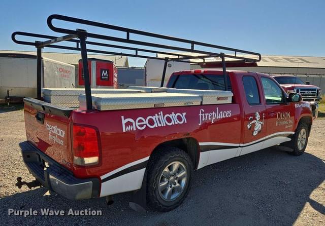 Image of GMC Sierra 1500 equipment image 4