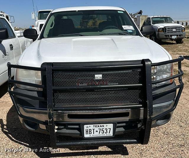 Image of GMC Sierra 1500 equipment image 1