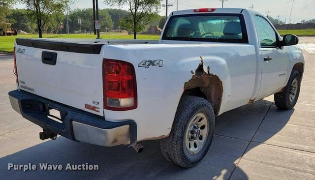 Image of GMC Sierra 1500 equipment image 4