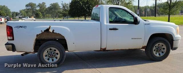 Image of GMC Sierra 1500 equipment image 3