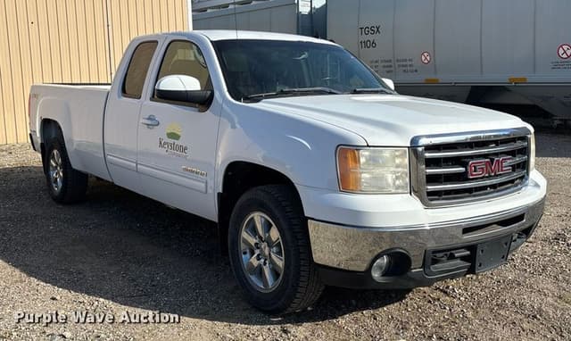 Image of GMC Sierra 1500 equipment image 2