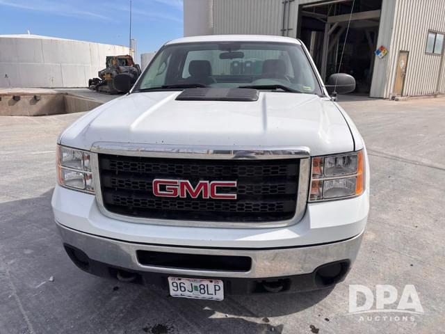 Image of GMC 2500HD equipment image 2