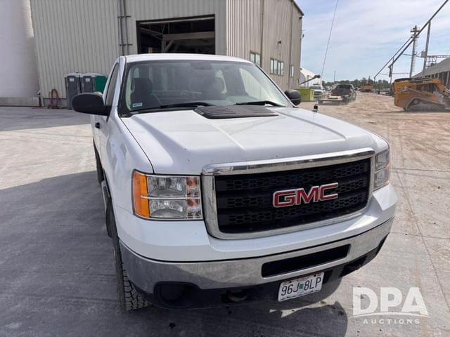 Image of GMC 2500HD equipment image 3