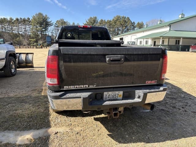 Image of GMC 2500HD equipment image 4