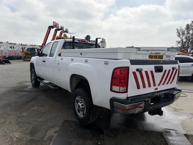 Image of GMC 2500 equipment image 3